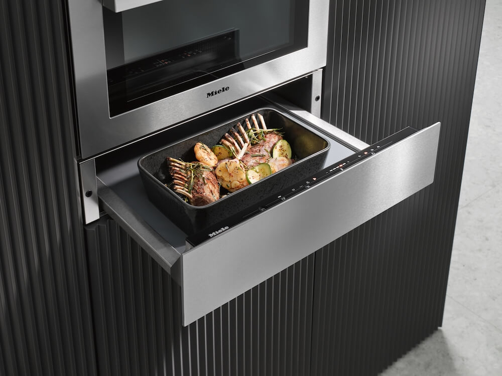Miele ESW 7110 Wärmeschubladen gefüllt
