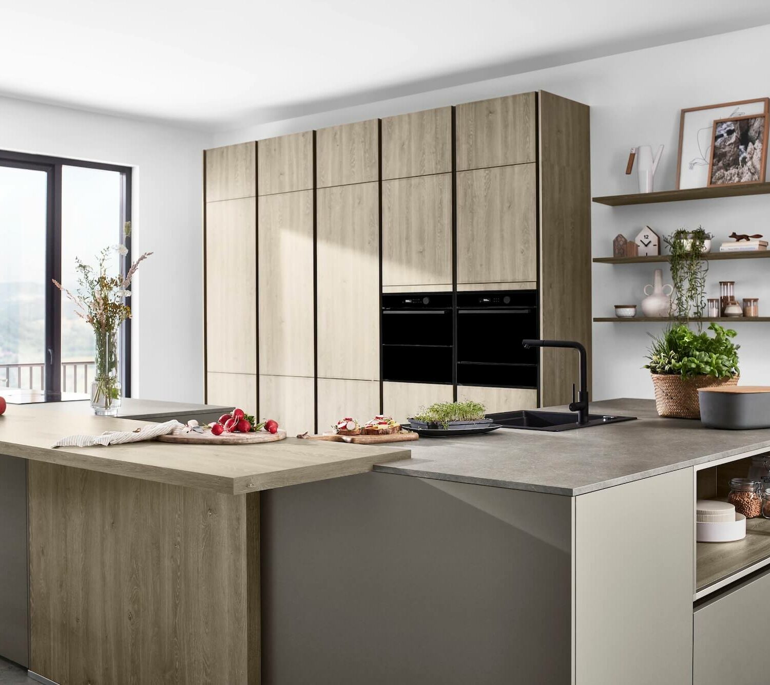 Nobilia Design L-Küche mit Wandschrank