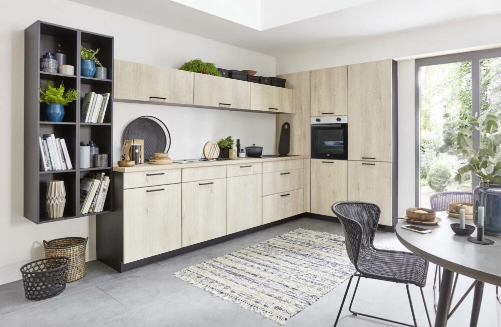 Nobilia moderne L-Küche mit Holzfront