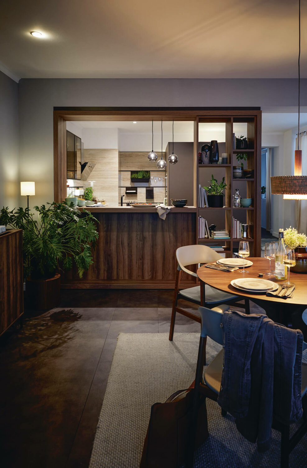 Schüller moderne L-Küche Wohnbereich mit Esstheke