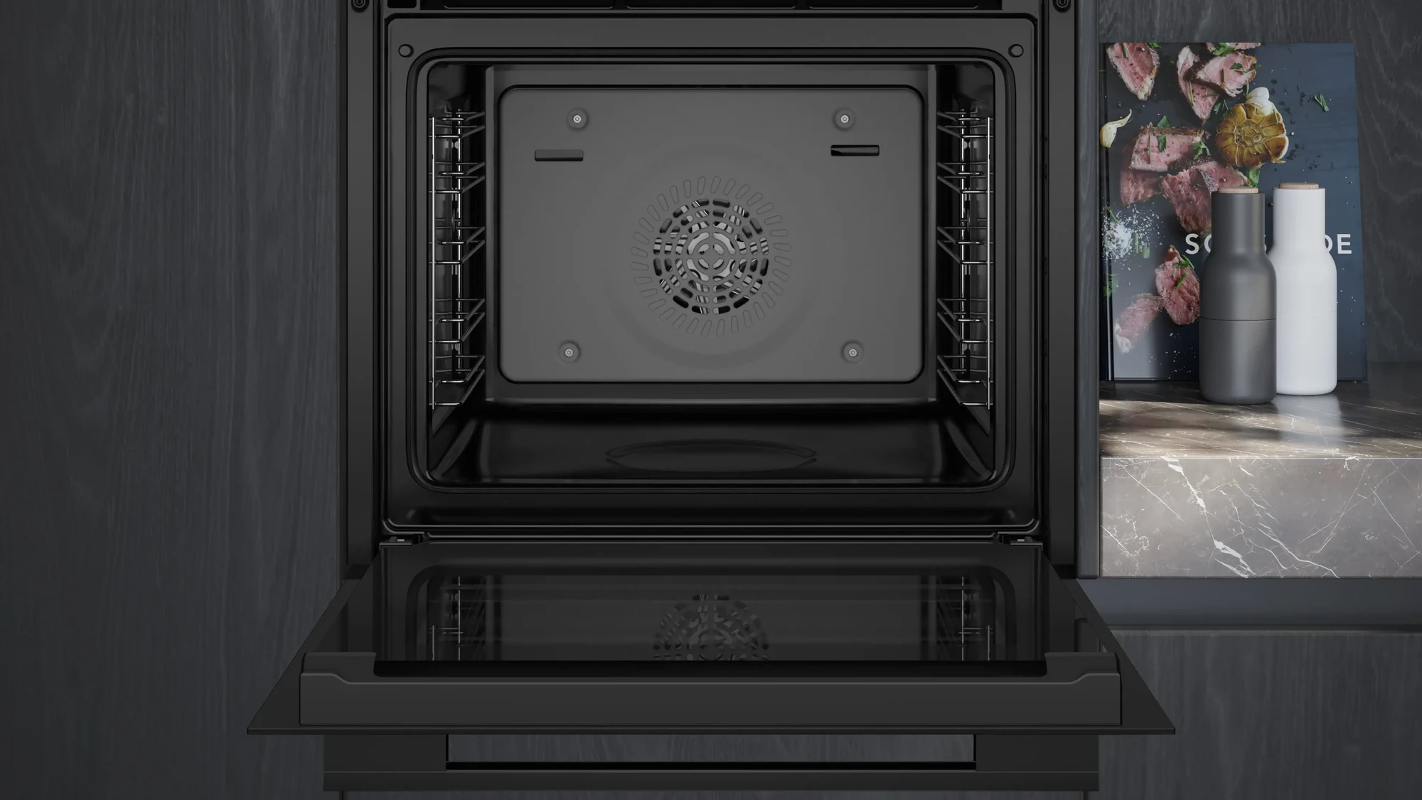 Siemens iQ 700 Backofen geöffnet